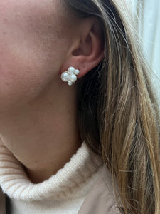 Anika pearl earring